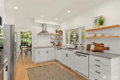 5778 Wimsey Lane NE Bainbridge Island WA 98110
