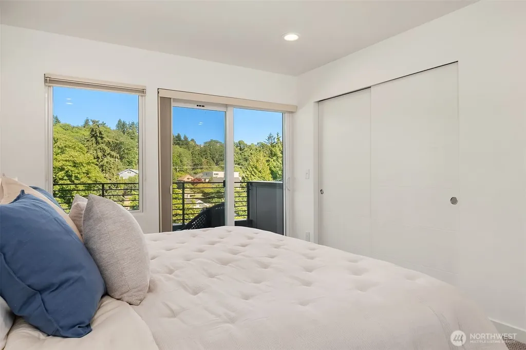 5562 15th Avenue S Seattle WA 98108
