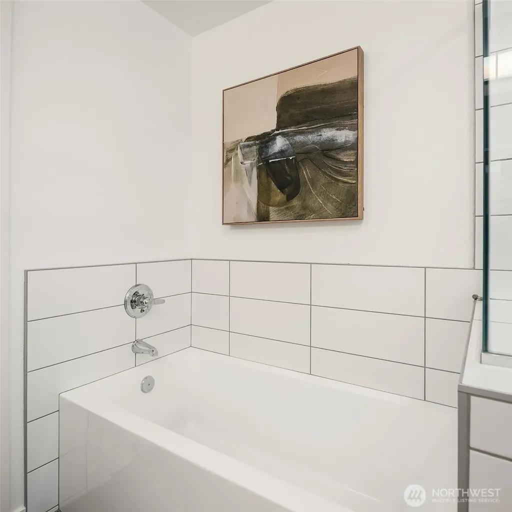 5562 15th Avenue S Seattle WA 98108
