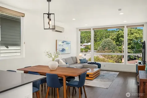 5562 15th Avenue S Seattle WA 98108