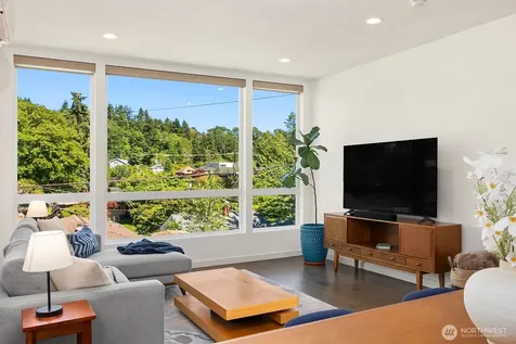 5562 15th Avenue S Seattle WA 98108