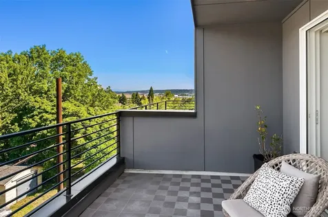 5562 15th Avenue S Seattle WA 98108