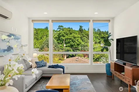 5562 15th Avenue S Seattle WA 98108