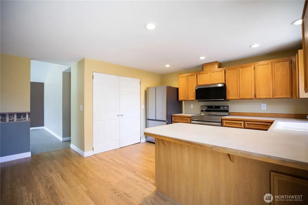 1917 9th Avenue Ct SE Puyallup WA 98372