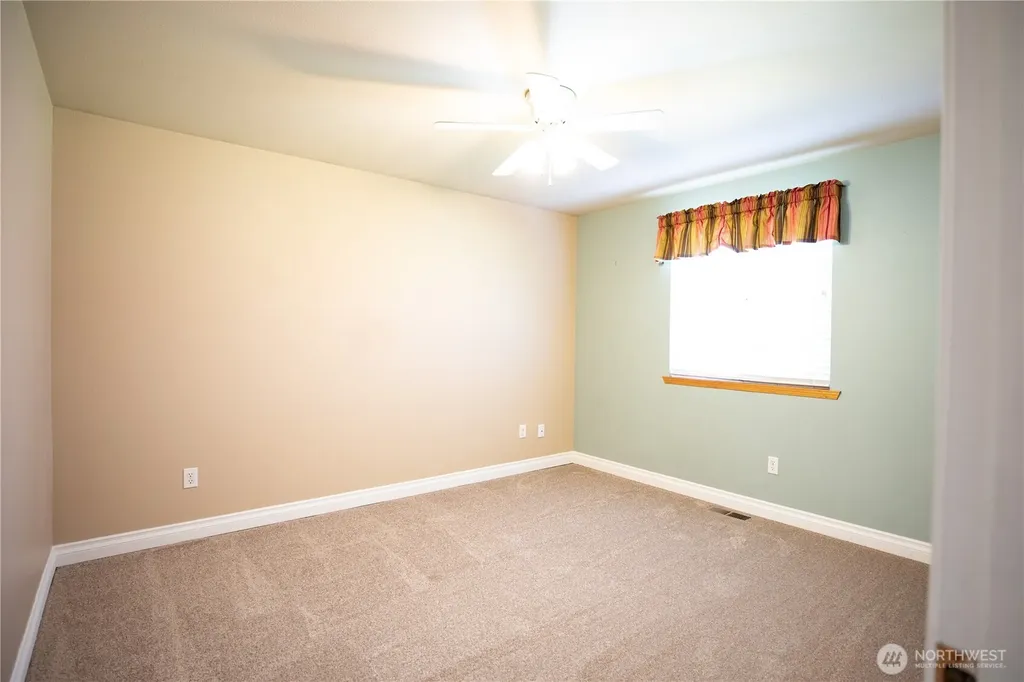 1917 9th Avenue Ct SE Puyallup WA 98372