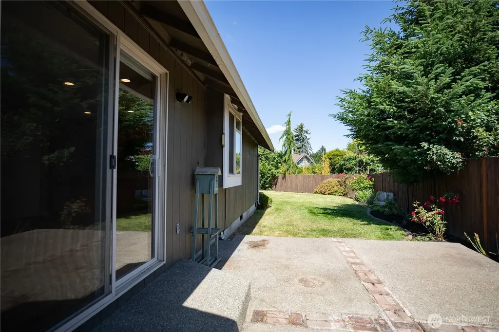 1917 9th Avenue Ct SE Puyallup WA 98372