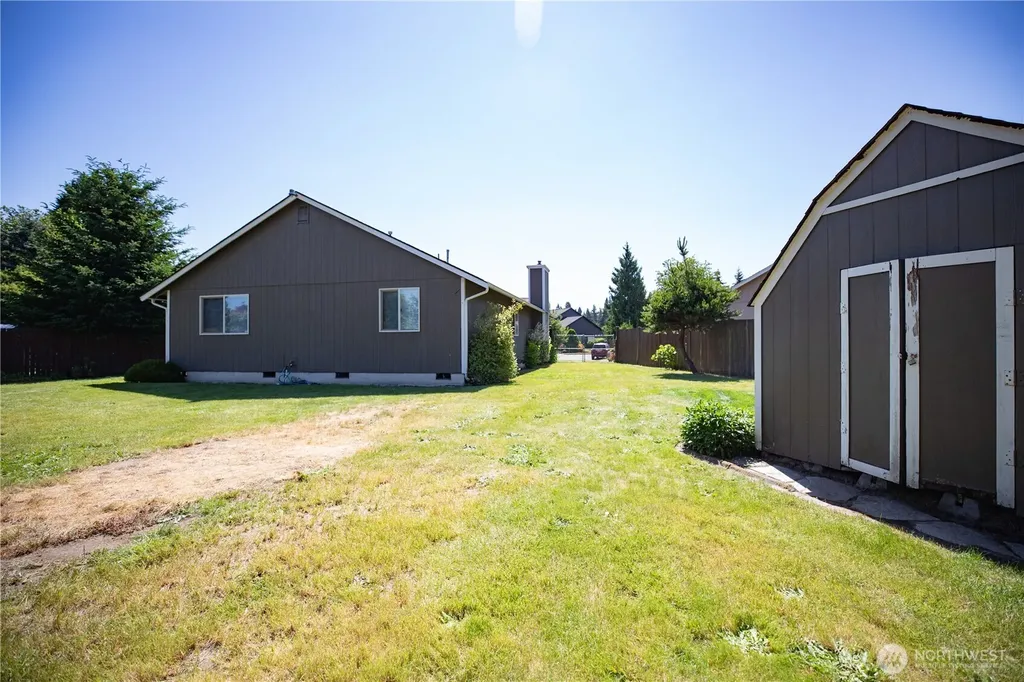 1917 9th Avenue Ct SE Puyallup WA 98372