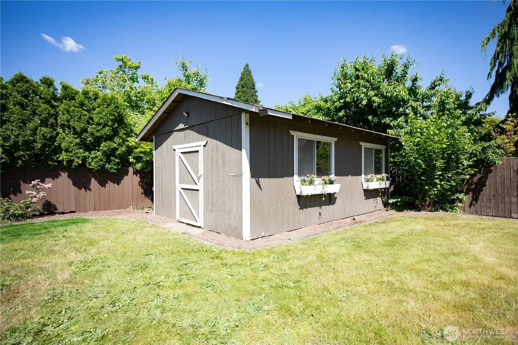 1917 9th Avenue Ct SE Puyallup WA 98372