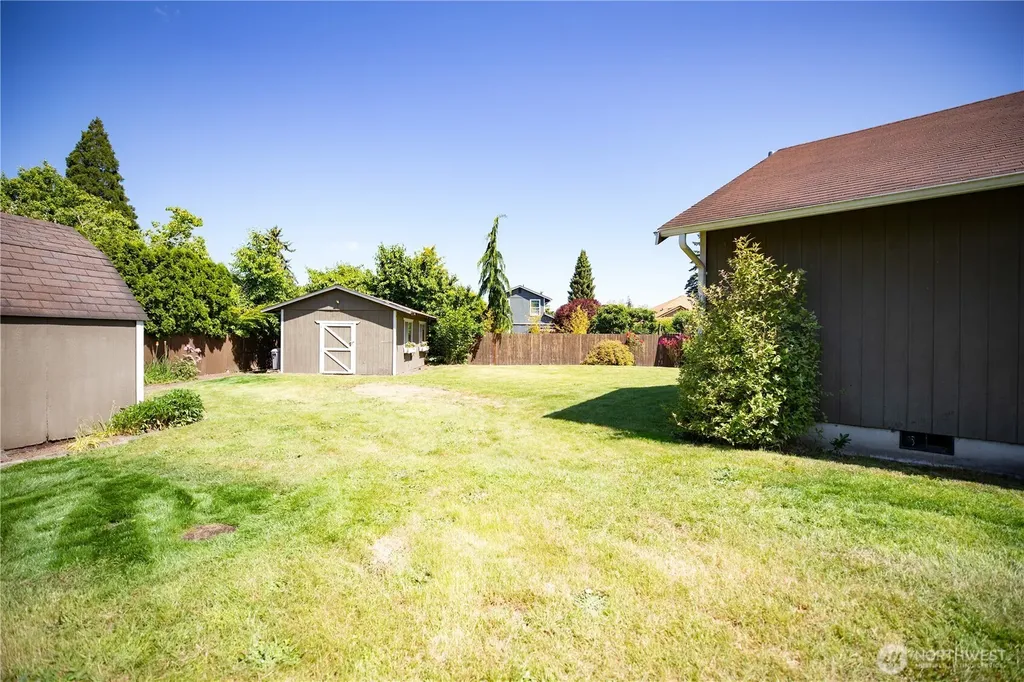 1917 9th Avenue Ct SE Puyallup WA 98372