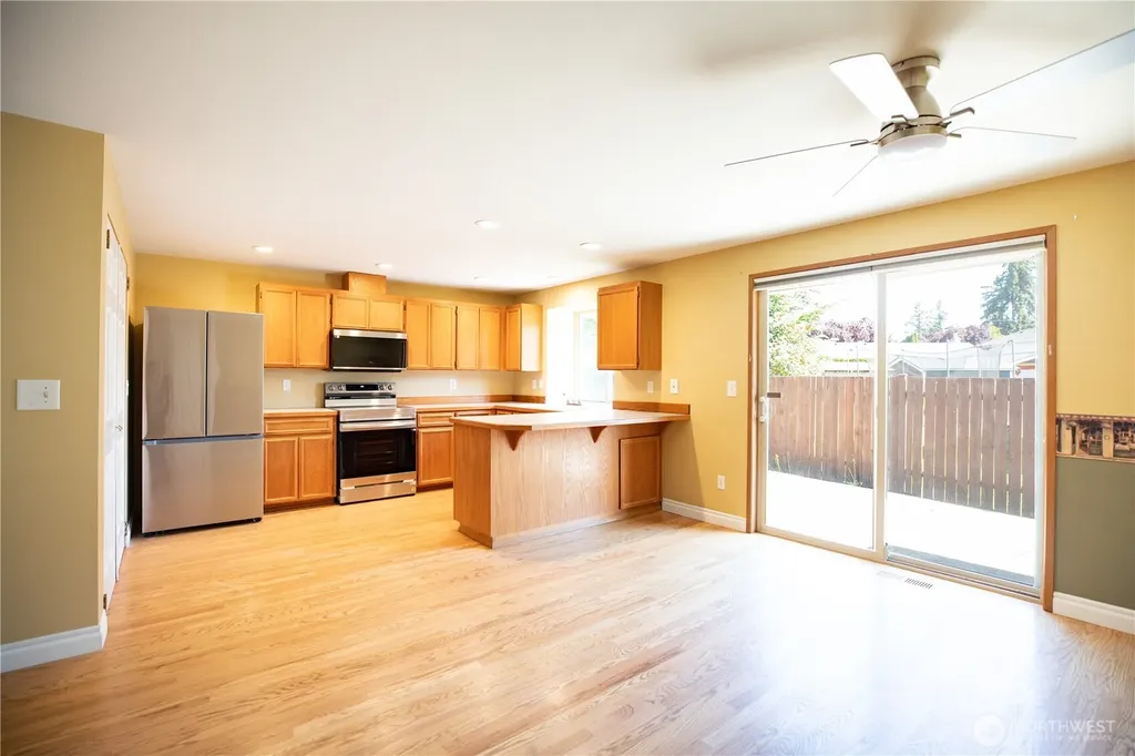 1917 9th Avenue Ct SE Puyallup WA 98372