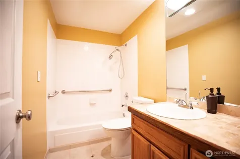 1917 9th Avenue Ct SE Puyallup WA 98372