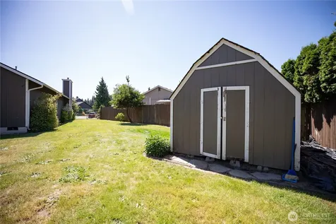 1917 9th Avenue Ct SE Puyallup WA 98372