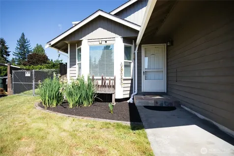 1917 9th Avenue Ct SE Puyallup WA 98372