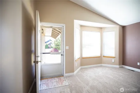 1917 9th Avenue Ct SE Puyallup WA 98372