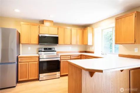 1917 9th Avenue Ct SE Puyallup WA 98372