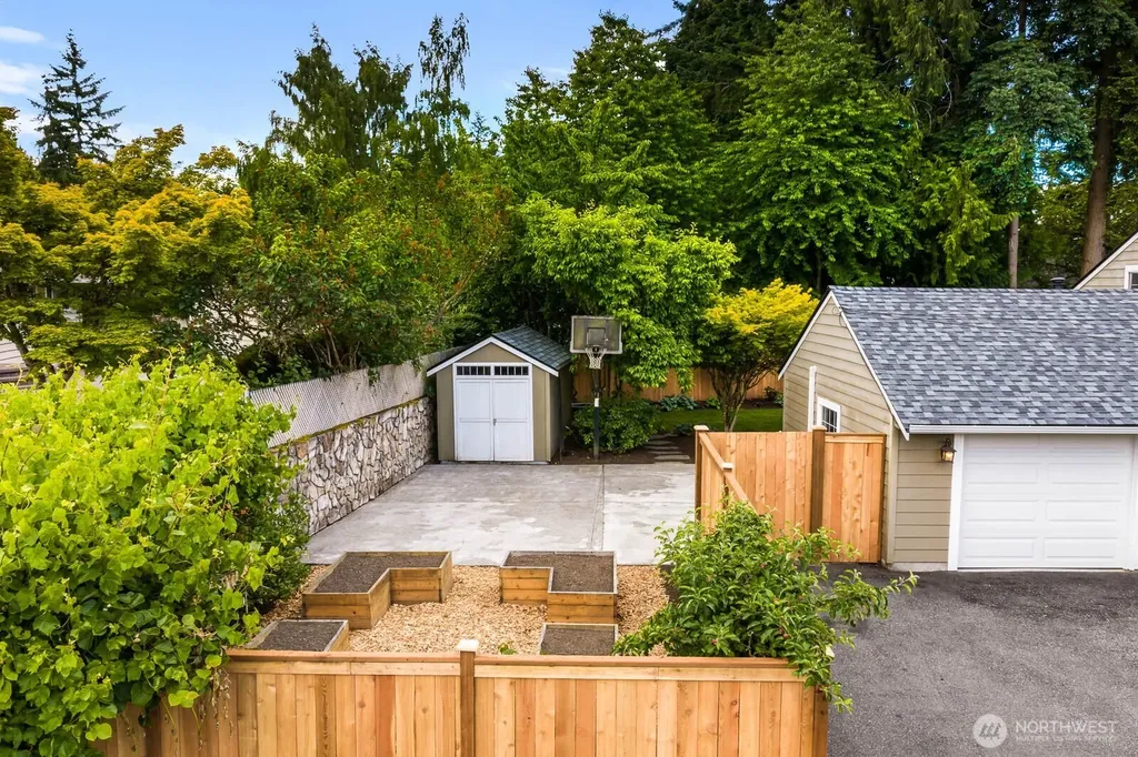 7441 NE 145th Street Kirkland WA 98034