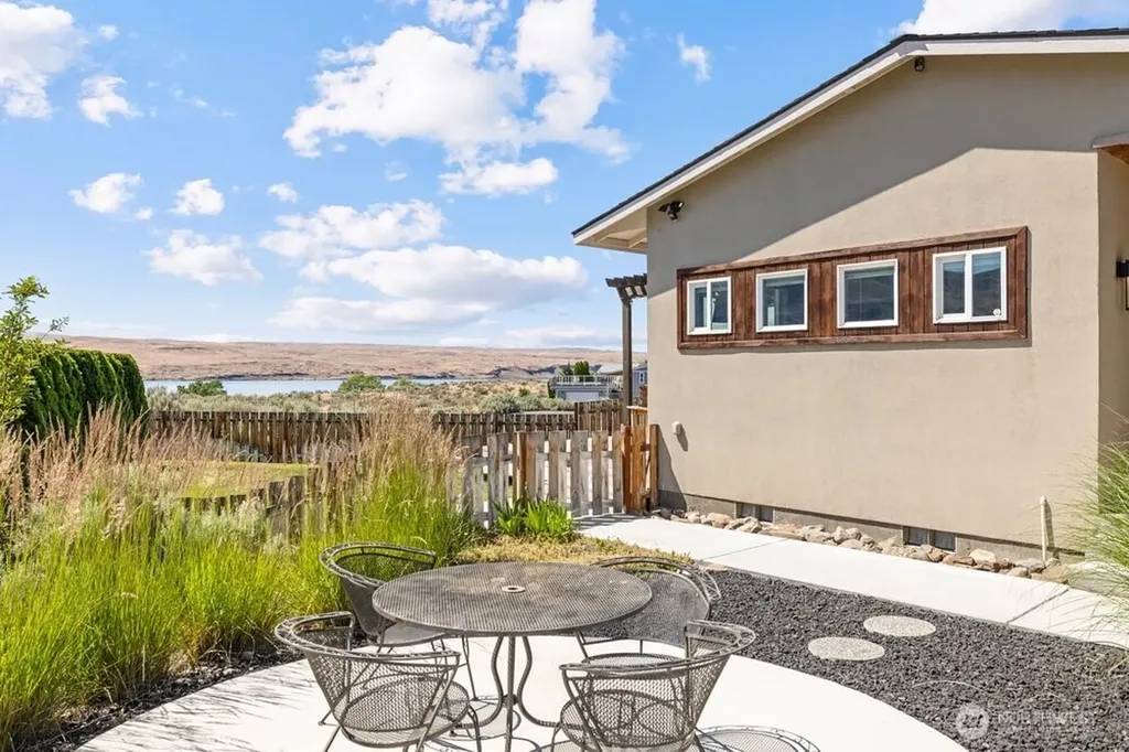 406 Island View SW Mattawa WA 99349