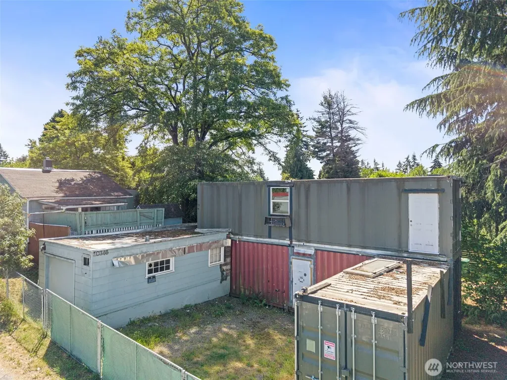 10346 Midvale Avenue N Seattle WA 98133