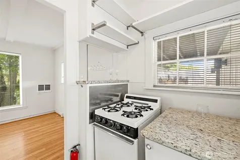 10346 Midvale Avenue N Seattle WA 98133