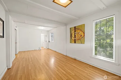 10346 Midvale Avenue N Seattle WA 98133