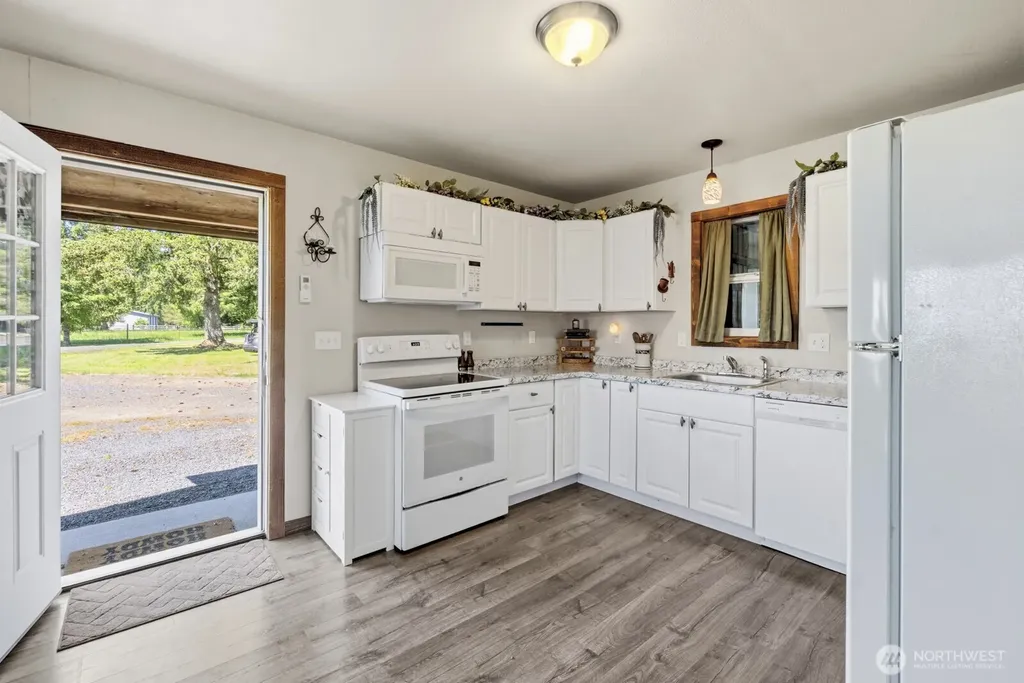 1242 N Fork Road Chehalis WA 98532