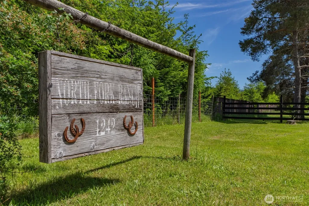 1242 N Fork Road Chehalis WA 98532