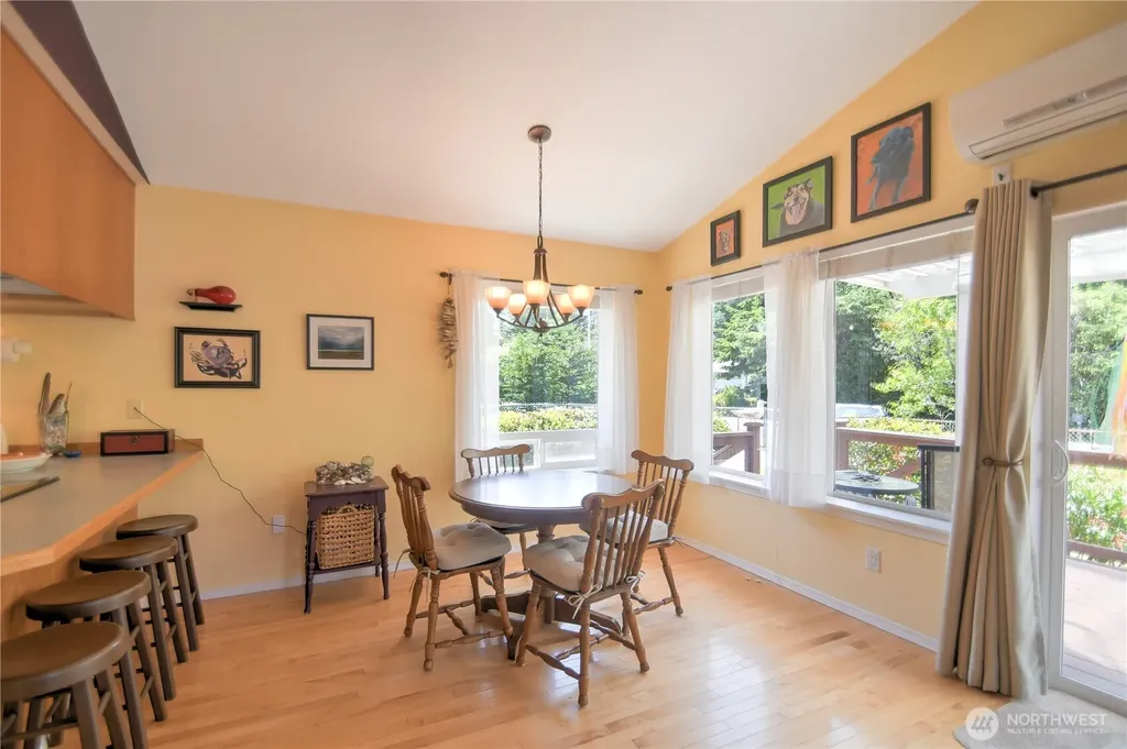 558 Meadow Avenue NE Ocean Shores WA 98569
