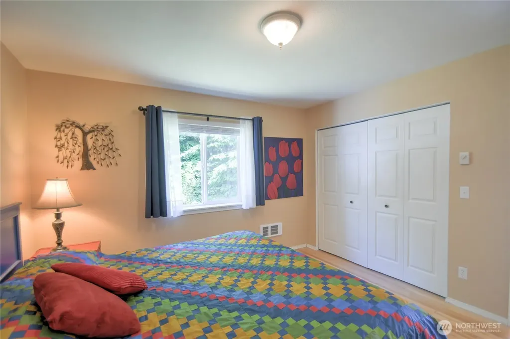 558 Meadow Avenue NE Ocean Shores WA 98569