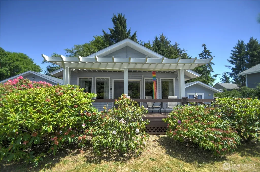 558 Meadow Avenue NE Ocean Shores WA 98569