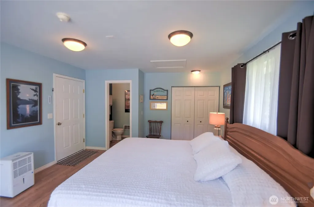 558 Meadow Avenue NE Ocean Shores WA 98569