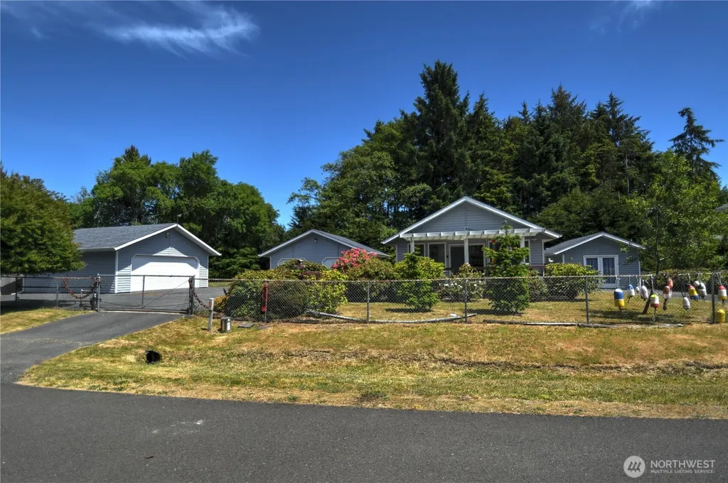 558 Meadow Avenue NE Ocean Shores WA 98569