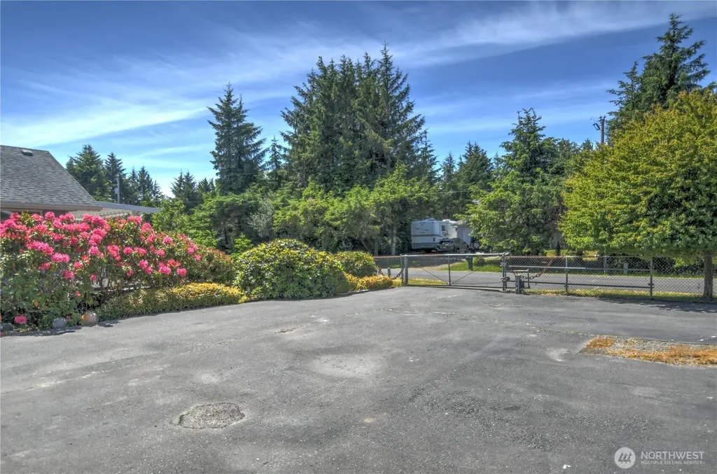558 Meadow Avenue NE Ocean Shores WA 98569