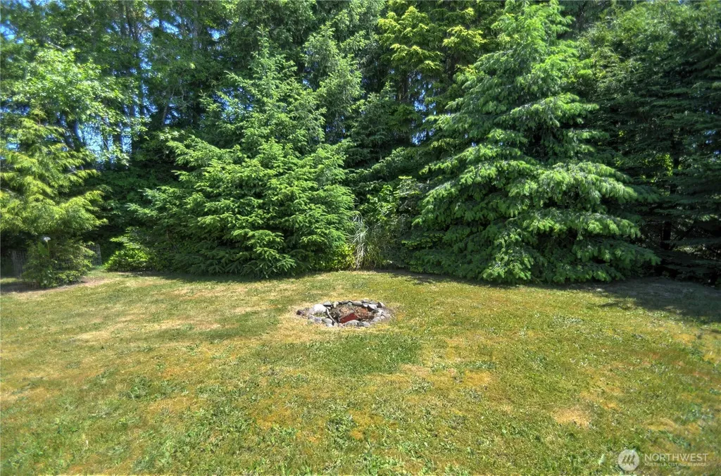 558 Meadow Avenue NE Ocean Shores WA 98569