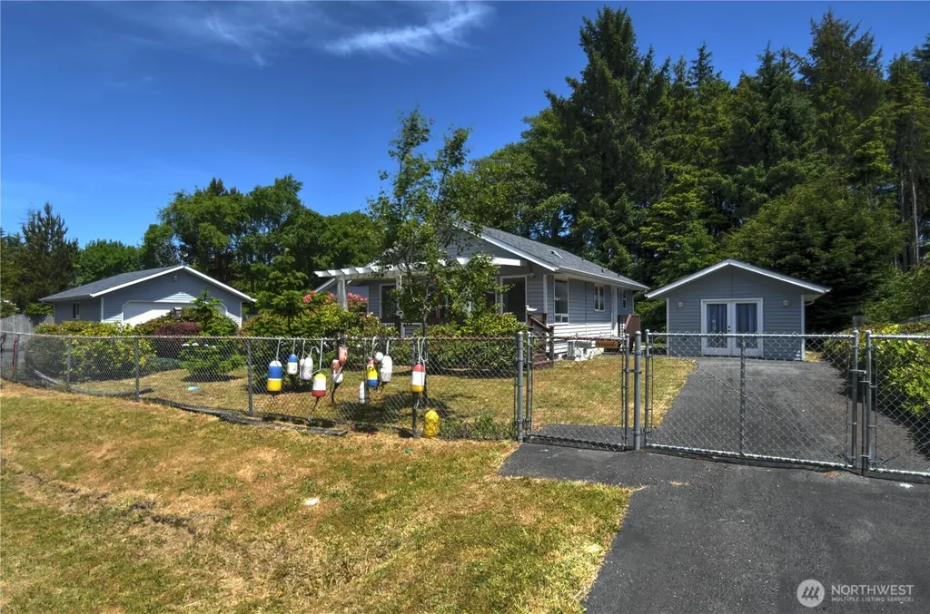 558 Meadow Avenue NE Ocean Shores WA 98569