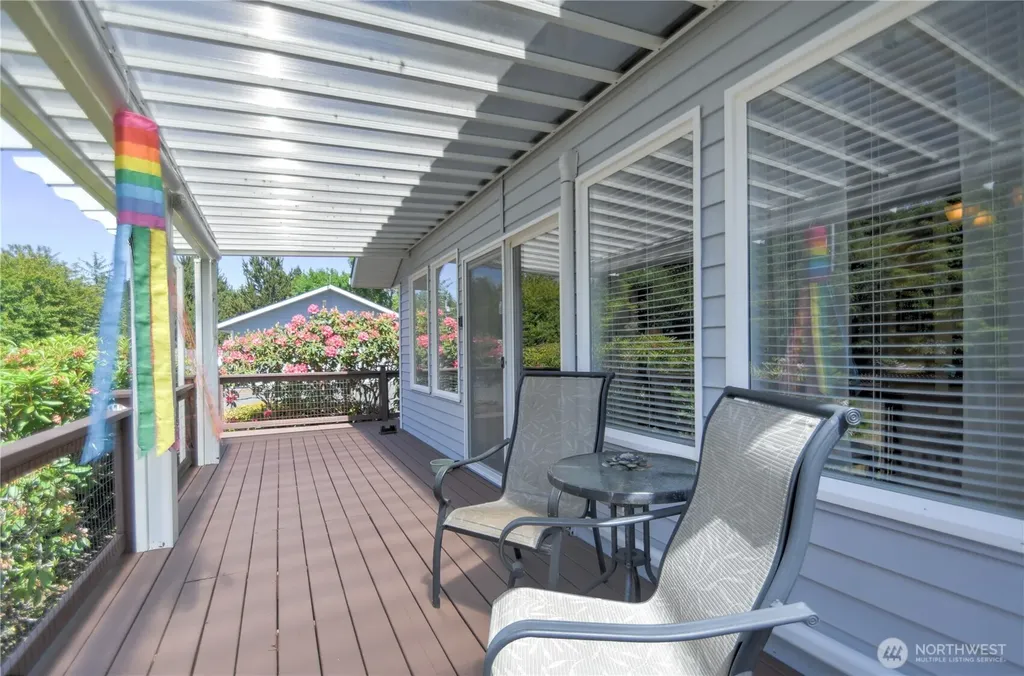 558 Meadow Avenue NE Ocean Shores WA 98569