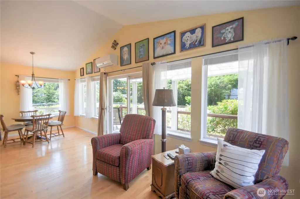 558 Meadow Avenue NE Ocean Shores WA 98569