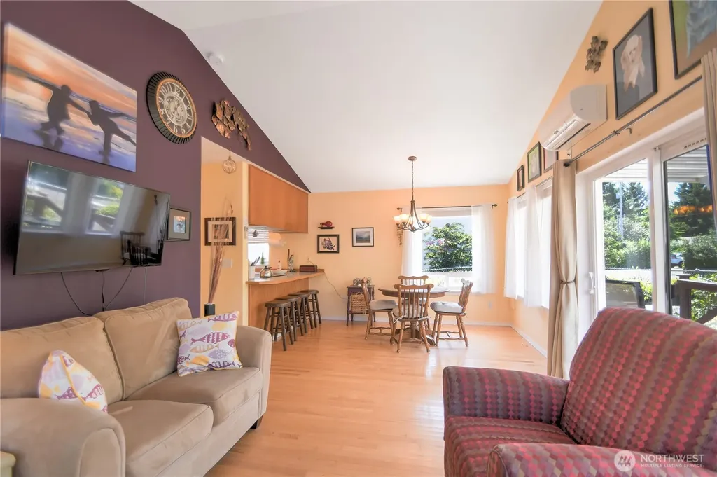 558 Meadow Avenue NE Ocean Shores WA 98569
