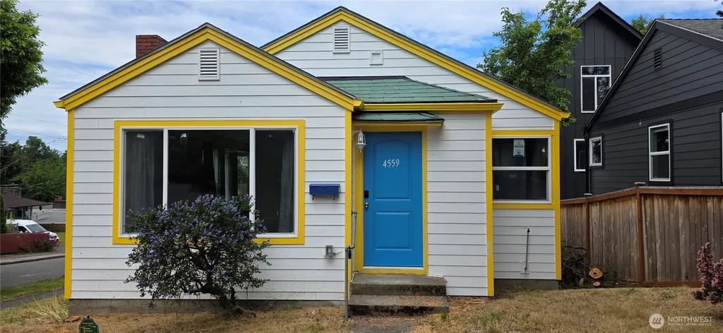 4559 12th Ave S Seattle WA 98108