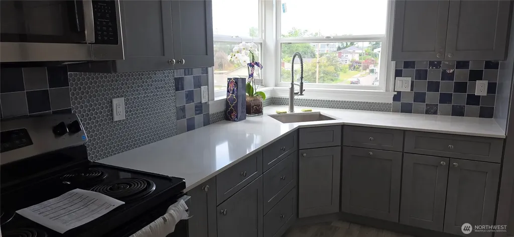 4559 12th Ave S Seattle WA 98108