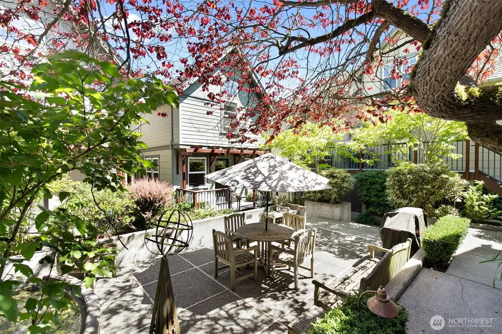 6318 5th Avenue NE Seattle WA 98115