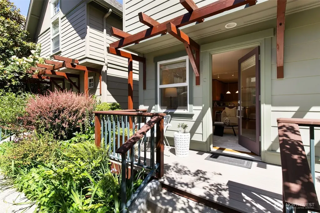 6318 5th Avenue NE Seattle WA 98115