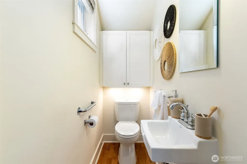 6318 5th Avenue NE Seattle WA 98115