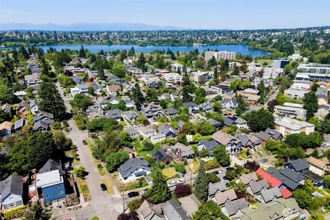 6318 5th Avenue NE Seattle WA 98115