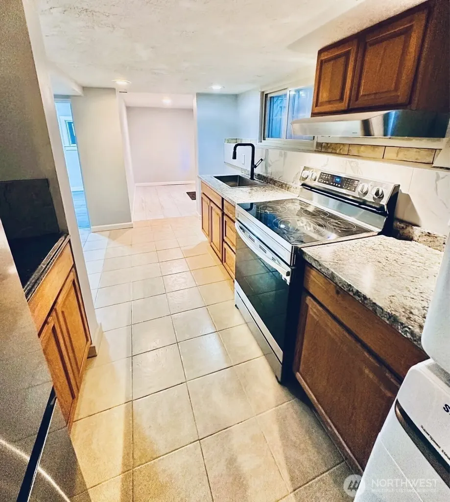 10033 Des Moines Memorial Drive S Seattle WA 98168
