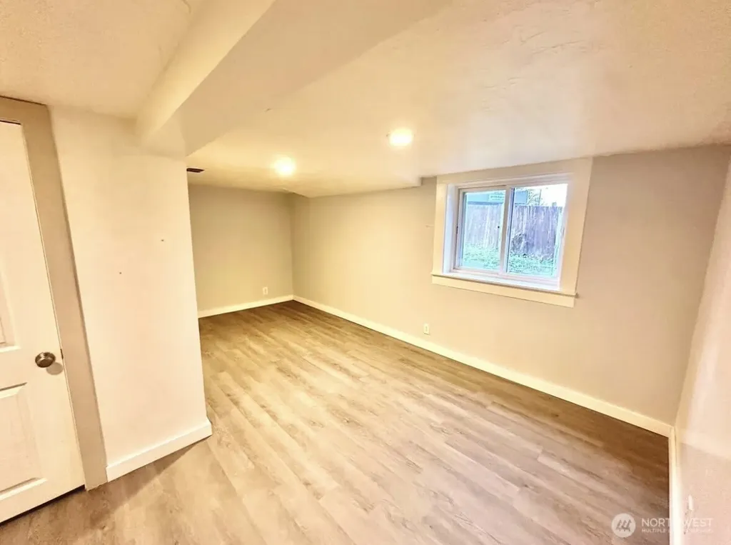 10033 Des Moines Memorial Drive S Seattle WA 98168