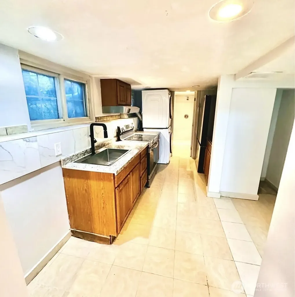 10033 Des Moines Memorial Drive S Seattle WA 98168
