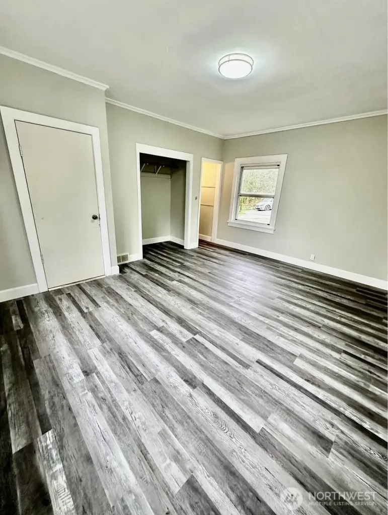 10033 Des Moines Memorial Drive S Seattle WA 98168