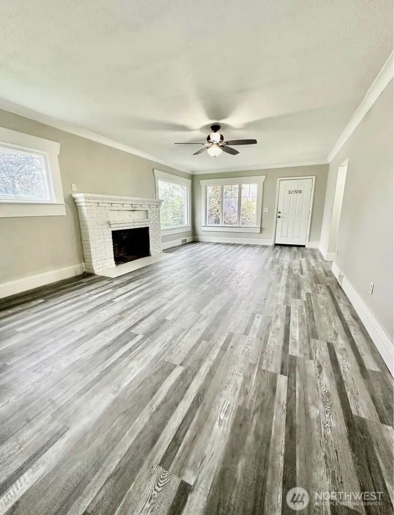 10033 Des Moines Memorial Drive S Seattle WA 98168