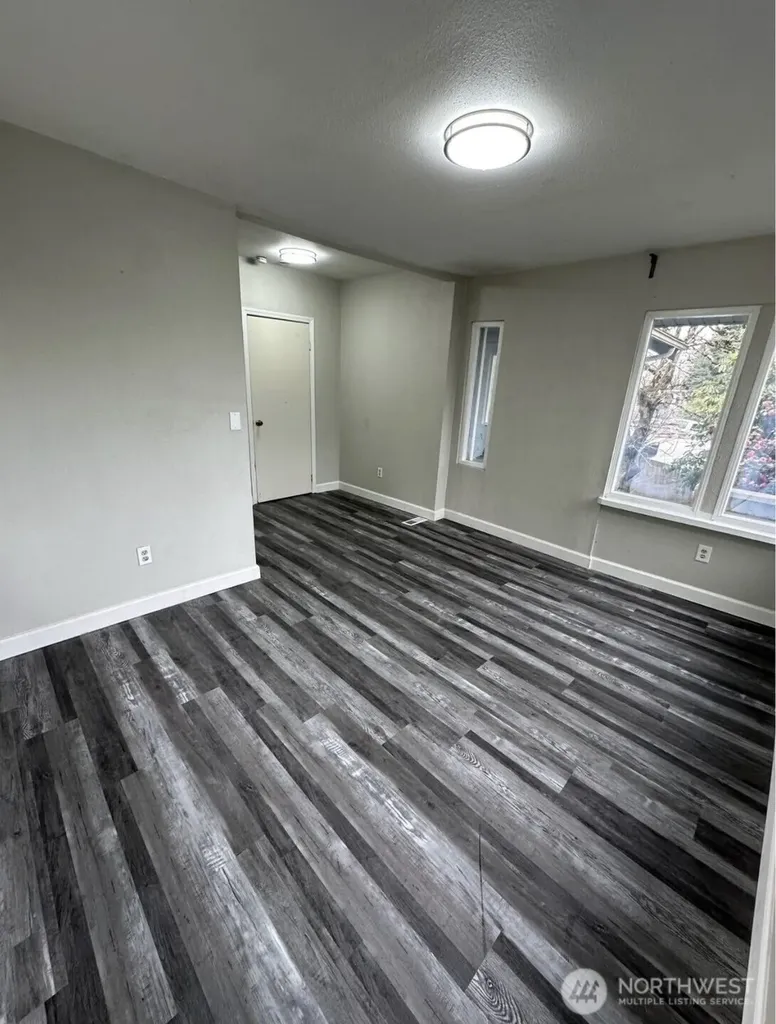 10033 Des Moines Memorial Drive S Seattle WA 98168