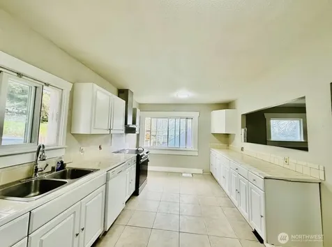 10033 Des Moines Memorial Drive S Seattle WA 98168